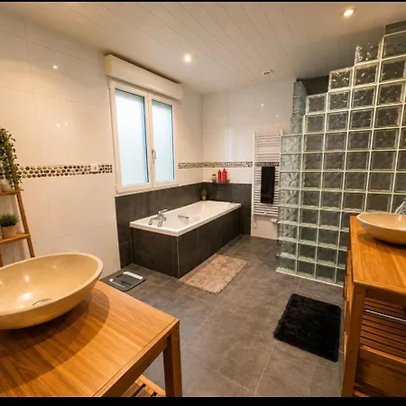 Nature - Piscine Interieur - 15 Personnes *